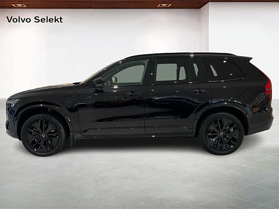 Volvo XC90 3 of 18