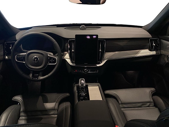 Volvo XC90 5 of 18