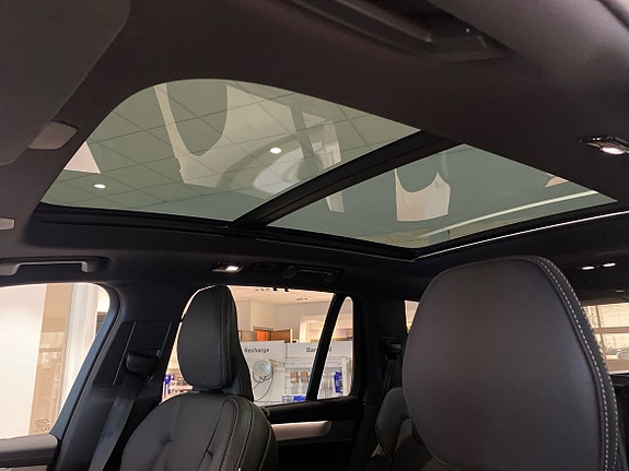 Volvo XC90 15 of 18