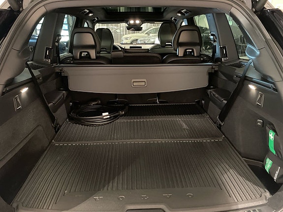 Volvo XC90 13 of 18