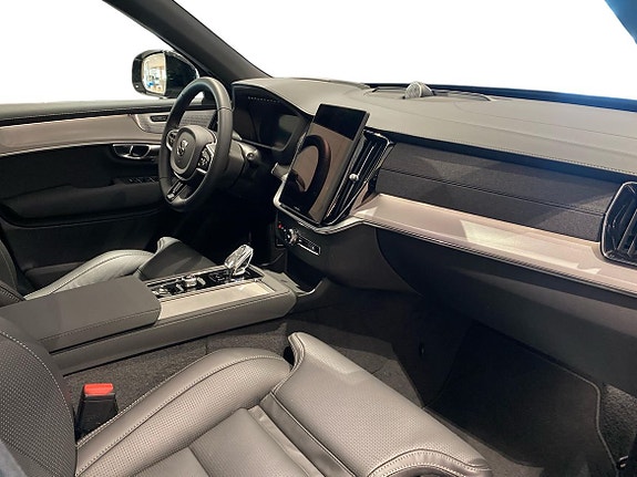 Volvo XC90 4 of 18
