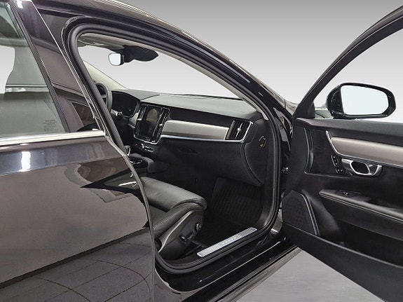 Volvo V90 14 of 17