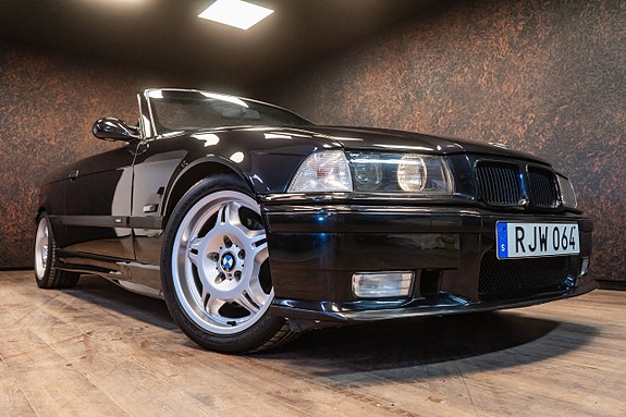 BMW M3 3 of 5
