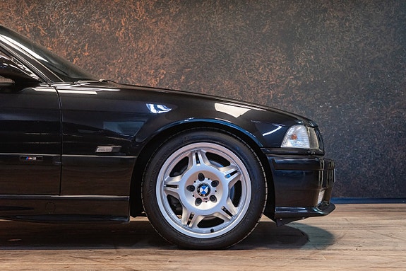 BMW M3 5 of 5