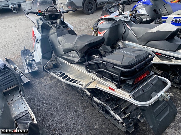 Polaris 600 INDY VOYAGEUR 3 of 5