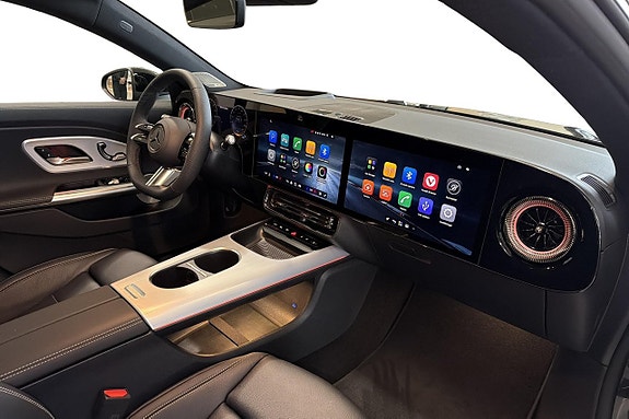 Mercedes-Benz CLA350 8 of 14
