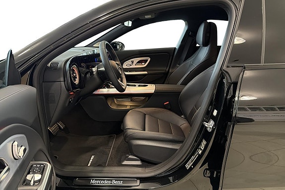 Mercedes-Benz CLA350 10 of 14