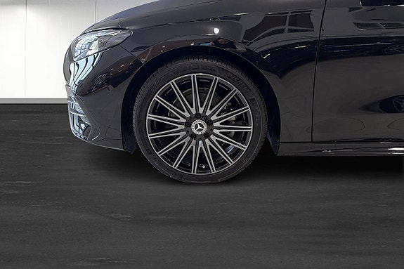 Mercedes-Benz CLA350 5 of 5