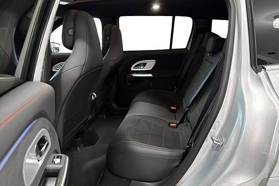 Mercedes-Benz GLB250 11 of 13