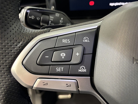 Volkswagen T-Roc 13 of 21