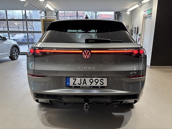 Volkswagen T-Roc 6 of 21