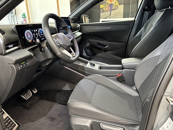 Volkswagen T-Roc 10 of 21