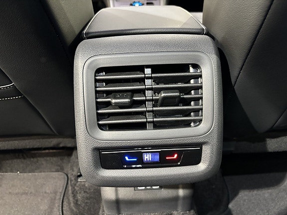 Volkswagen T-Roc 16 of 21