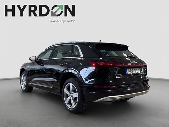 Audi e-tron 4 of 5