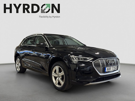 Audi e-tron 8 of 17