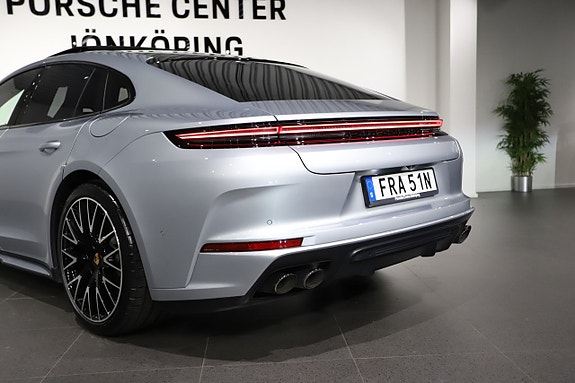 Porsche Panamera 4 9 of 23