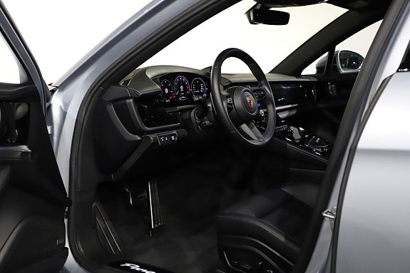 Porsche Panamera 4 10 of 23