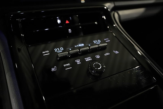 Porsche Panamera 4 17 of 23