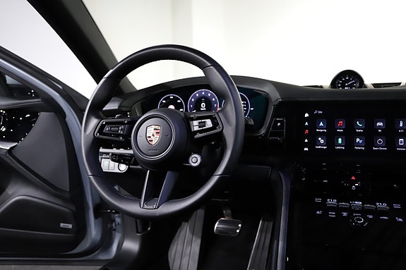 Porsche Panamera 4 12 of 23