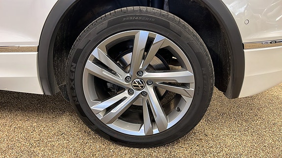 Volkswagen Tiguan 6 of 13