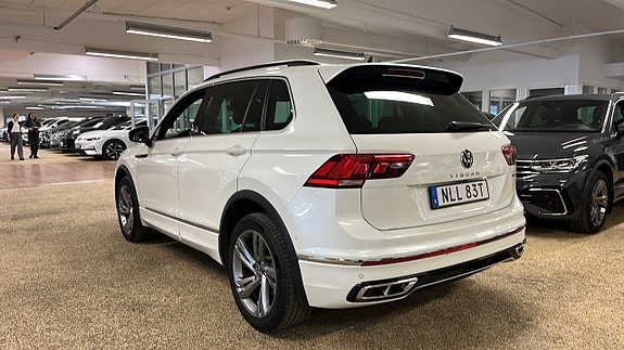 Volkswagen Tiguan 3 of 5