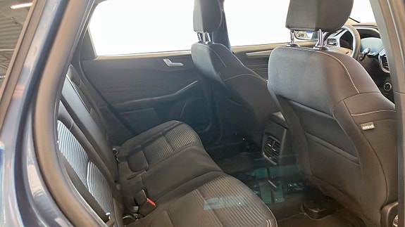 Ford Kuga 5 of 9