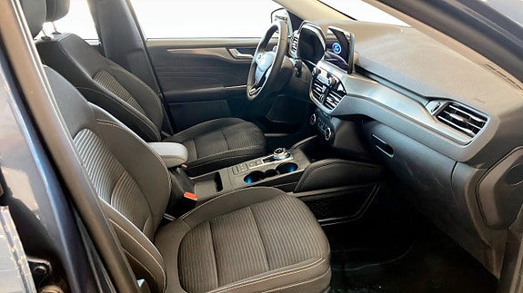 Ford Kuga 3 of 9