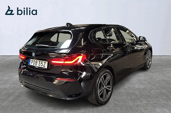 BMW 118i 4 of 5