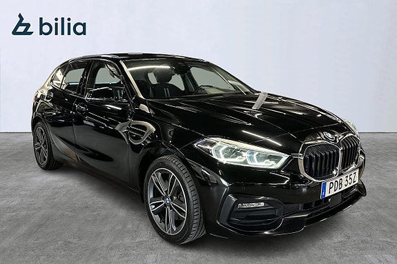 BMW 118i 2 of 5