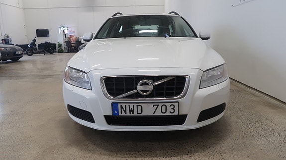 Volvo V70 7 of 18