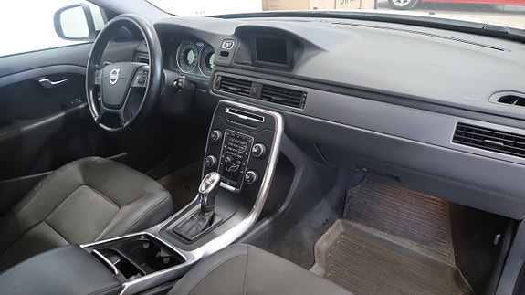 Volvo V70 9 of 18