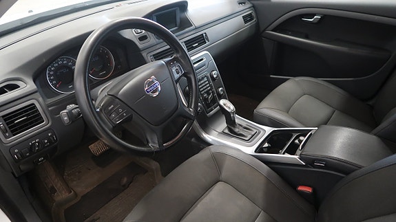 Volvo V70 8 of 18