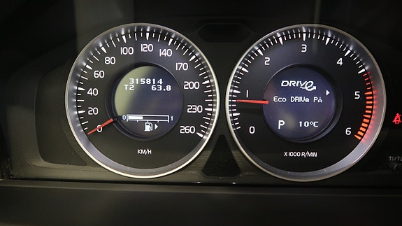 Volvo V70 12 of 18