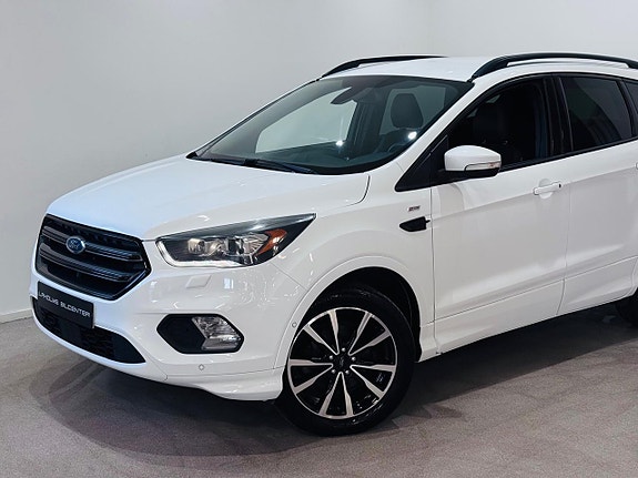 Ford Kuga 2 of 5