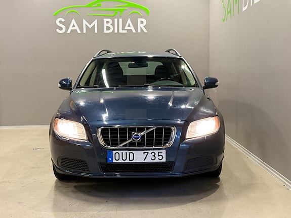 Volvo V70 3 of 14