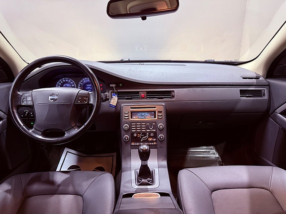 Volvo V70 9 of 14