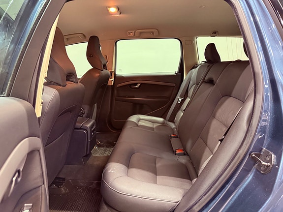 Volvo V70 12 of 14
