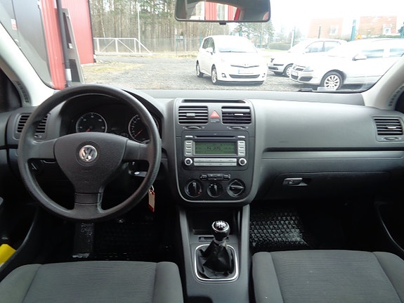Volkswagen Golf V 12 of 14