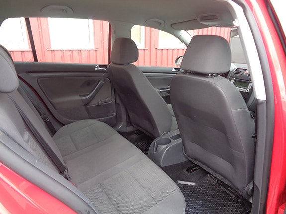 Volkswagen Golf V 9 of 14