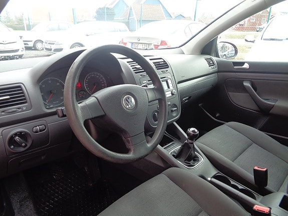 Volkswagen Golf V 14 of 14