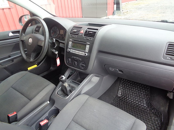 Volkswagen Golf V 8 of 14