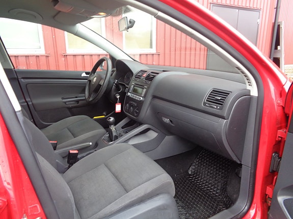 Volkswagen Golf V 7 of 14