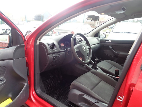 Volkswagen Golf V 13 of 14