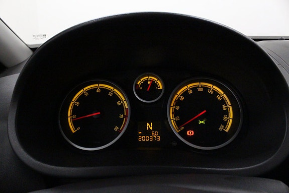 Opel Corsa 13 of 18