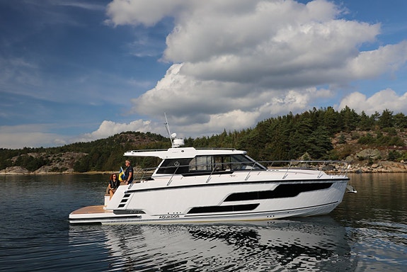 Aquador 400 HT 2025 2 of 12