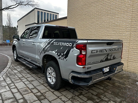Chevrolet Silverado 1500 3 of 5