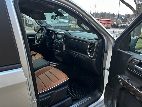 Chevrolet Silverado 1500 12 of 21