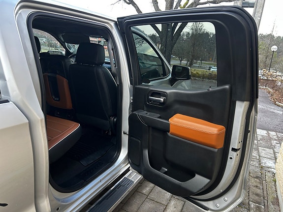 Chevrolet Silverado 1500 7 of 21
