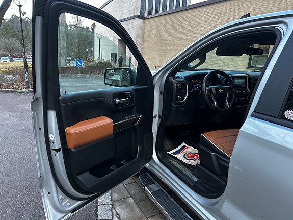 Chevrolet Silverado 1500 13 of 21