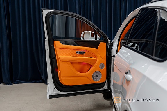 Bentley Bentayga 14 of 29